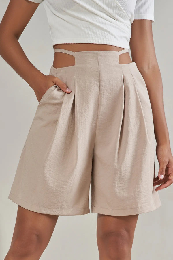 Cut Out Pocket Plicated Shorts