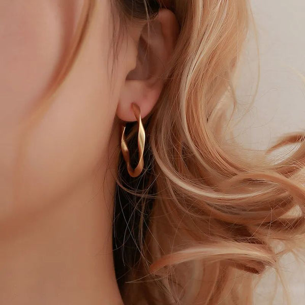 New creative minimalist geometric twist earrings